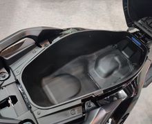 Kapasitas Bagasi Honda ADV 160 Lebih Luas Dibanding Honda ADV 150, Muat Helm?