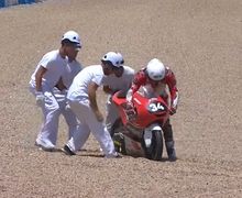 Berita Terkini Pembalap Indonesia Fadillah Arbi Crash di Race 2 FIM JuniorGP Moto3 2022 di Jerez