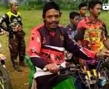 Kocak Video Sumanto Si Kanibal Trabasan Naik Motor Trail, Bahas Kampas Kopling Motor