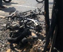 Ngeri, Motor Tabrak Kios Bensin Eceran Hingga Hangus Terbakar di Banjarmasin