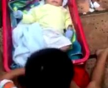 Menangis Sedih, Anak Berumur 6 Tahun dan 2 Bulan Ini Ditelantarkan Ibunya di Jalanan 