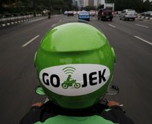 Bagai Tersambar Petir di Siang Bolong, Video Driver Go-jek Melongo Begitu Melihat Penumpangnya