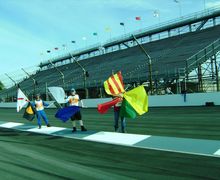 Jarang yang Paham, Ternyata Ini Arti dan Warna Bendera-bendera di Balap MotoGP