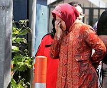 Walikota Surabaya Menangis saat Tahu Warganya Jadi Korban Bom Bunuh Diri: Ini Menyakitkan...