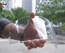 Video Trik Bikin Kaca Helm Jadi Anti Air dengan Modal Rp 5 Ribu