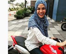 Sadis... Nikita Mirzani Pamer Motor Keren MV Agusta Rivale 800, Senyumnya Bikin Klepek-klepek