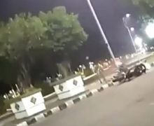 Ngeri... Video Detik-detik Kids Zaman Now Cornering di Monas, Hilang Kendali dan Tabrak Pembatas Jalan