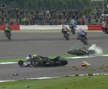 Hampir Kehilangan Nyawa, Lihat Video Insiden Brutal Pol Espargaro dan Loris Bas di MotoGP Inggris