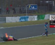 Adik Marc Marquez Terlibat Kecelakaan di FP1 Moto2, Motor Nyaris Ludes Terbakar