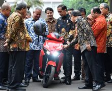 Jajal Gesits di Istana Negara, Begini Komentar Jokowi