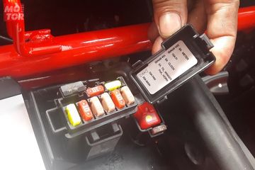 Punya Fungsi Penting Ini Kode Warna Dan Spesifikasi Sekring Motor Semua Halaman Motorplus Online Com