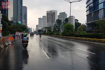 Prakiraan Cuaca Jabodetabek Hari Ini Bakal Diguyur Hujan Siang Dan Malam Hari Bikers Waspada Jalan Licin Motorplus Tambahkan teks, stiker, efek dan filter ke foto anda. prakiraan cuaca jabodetabek hari ini