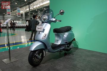 Daftar Harga Vespa Matic Februari 2023, Vespa LX 125 Masih Termurah - Motorplus