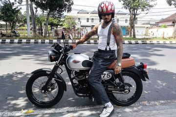 Sosok Kontroversial Jerinx Sid Kembali Viral Suka Naik Motor Matic Dan Retro Semua Halaman Motorplus