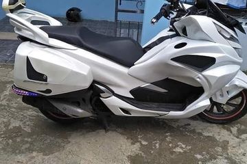 Honda Pcx 150 Dimodifikasi Gold Wing Paket Lengkap Tinggal