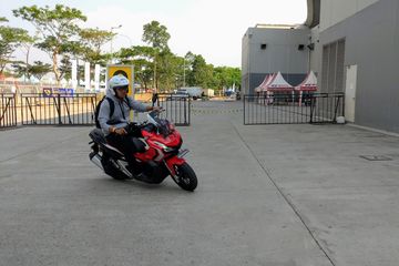 Fix Dua Pemakai Honda ADV150 Nyatakan Tarikannya Lemot dan Kalah Dibanding BeAT Tapi Kuat Nanjak