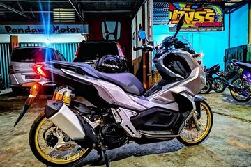 Skutik Adventure Honda Adv150 Upgrade Pakai Pelek 17 Dan