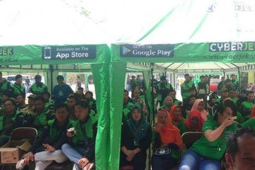 Cyberjek membuka pendaftaran sebagai driver ojek online (ojol), meskipun masih menjadi driver perusahaan ojol lain.