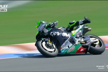 Menahan Sakit Cal Crutchlow Sampai Modifikasi Setang Dan Jok