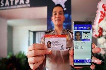 Ilustrasi bikin SIM. Kunci jawaban ujian bisa diakses dari handphone
