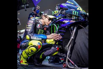 valentino rossi suzuki