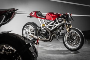 Modifikasi Ducati Monster 1100 EVO Bodi Telanjang Bergaya Cafe