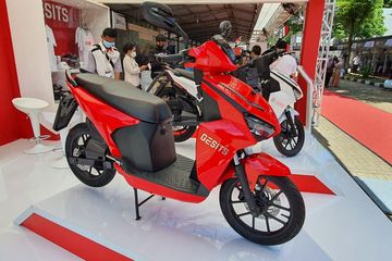 Foto ilustrasi. Cek harga motor listrik Gesits terbaru November 2022.