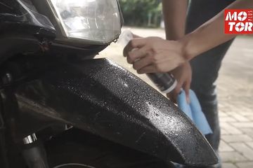 Bukan sulap bukan sihir, cuci sepeda motor pakai metode waterless, beneran bisa bersih tanpa menggunakan air?