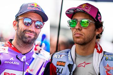 Pembalap MotoGP 2023 Johann Zarco (kiri) dan Enea Bastianini (kanan) ternyata sama-sama terbiasa menggunakan tangan kiri alias kidal, masih ada kesamaan lain antara Johann Zarco dan Enea Bastianini