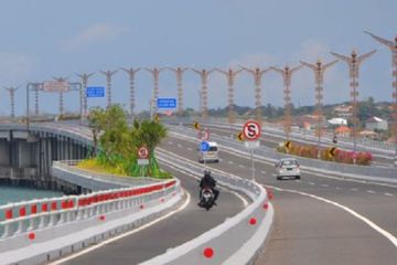 Hore tahun 2023 ini semua pemotor bisa bebas masuk jalan tol cukup bayar Rp 5.000 di Tol Bali-Mandara.