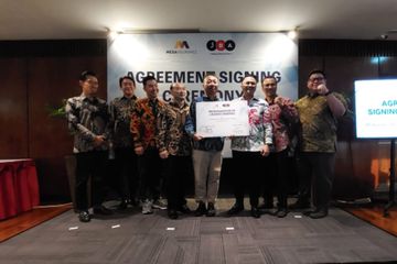 Penandatanganan kerja sama JBA Indonesia dan Mega Insurance di Menara Bank Mega, Mampang Prapatan, Jakarta Selatan, Senin (25/3/2024). 