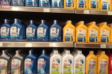 Hati-hati pemilik motor membeli oli Shell perhatikan kertas pada tutup botol berisi QR Code dan hologram yang tidak ditemukan pada oli Shell palsu.