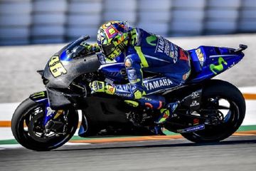 Super Hi-Res Photos Of The 2016 Yamaha YZR-M1 Asphalt Rubber | atelier ...