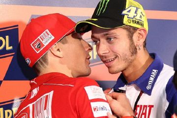 nicky hayden valentino rossi