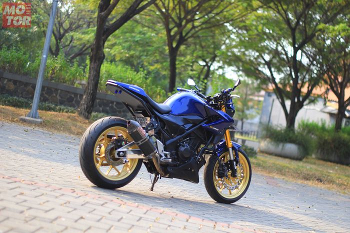 Kirain CB1000R, Ternyata Honda CBR250R Modifikasi Retro ...