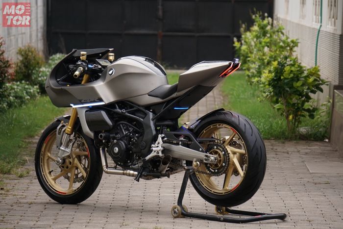 Honda CBR250RR neo cafe racer, sasis dan kaki-kaki tetap standarnya