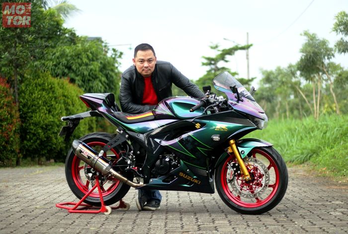 Modifikasi Suzuki GSX R150 Langganan Juara Pakai Motif  