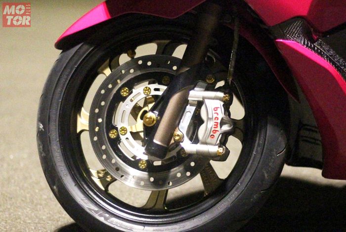 Manis Modifikasi Honda PCX 150 Berkelir Pink Cangkok 