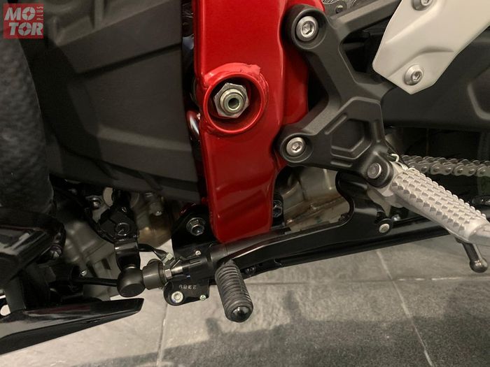 Kawasaki ZX-25R atau Ninja 250 4 silinder memiliki fitur KQS (Kawasaki Quick Shifter)