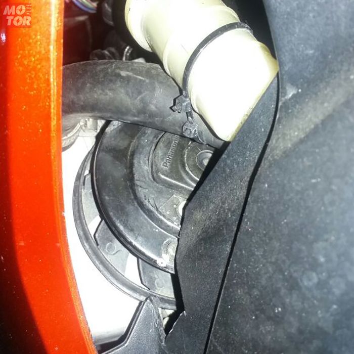 Dua extra fan buat membantu kinerja radiator