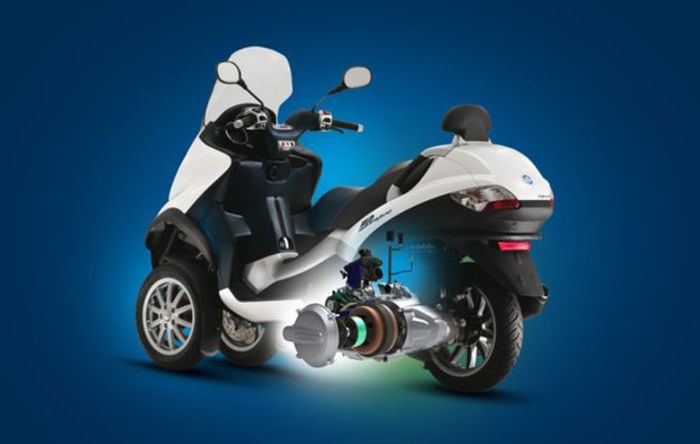 Sistem hybrid di Piaggio MP3 Hybrid 300 