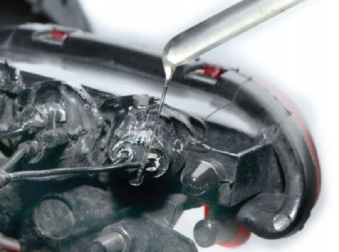 Kabel yang menjulur terbuka rawan terkena air
