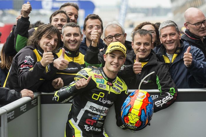 Jorga Navaaro merayakan pole position di Moto2 Prancis 2019, meski kemudian mengalami insiden crash di tikungan terakhir