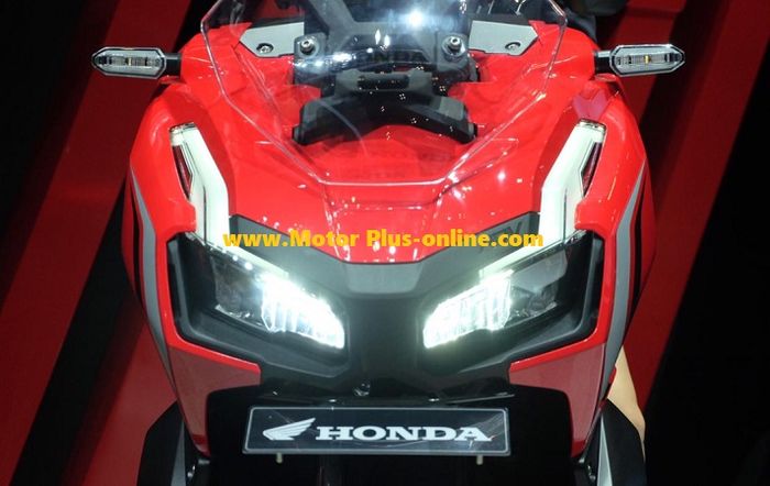 Headlamp Honda X-ADV 150.
