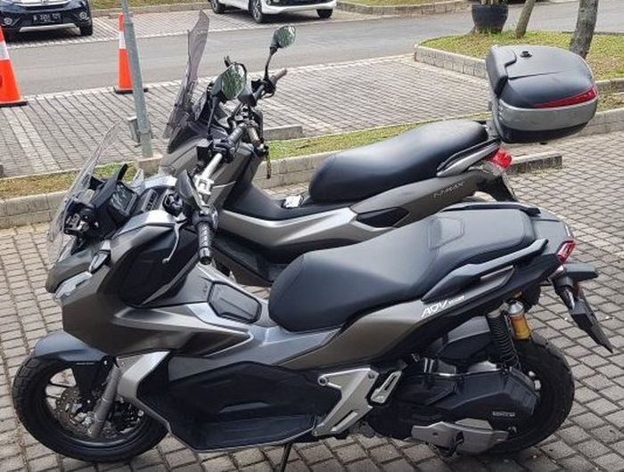 Adu Ganteng Honda Adv150 Lawan Yamaha Nmax Difoto Bareng