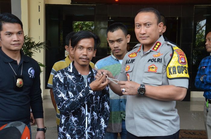 Hidayatullah bersama Kapolresta Tangerang Kombes Pol Sabilul Alif