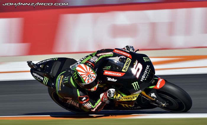 Johann Zarco menunggangi motor MotoGP Yamaha YZR-M1 musi 2017-2018 bersama tim Monster Yamaha Tech 3