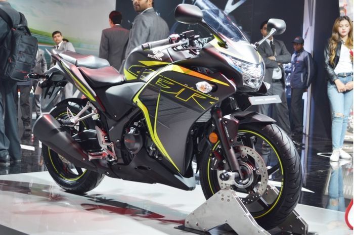 Honda CBR 250 CBU Generasi pertama