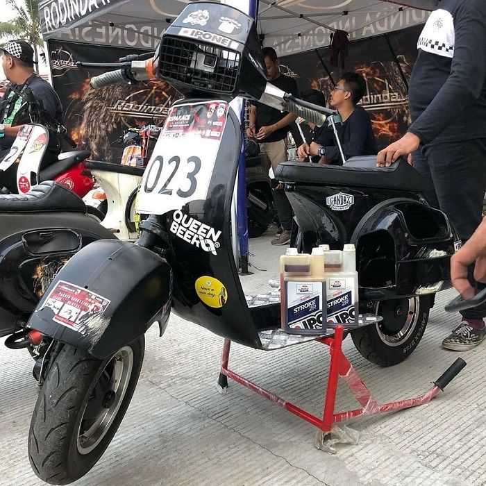 Biar Mesin Vespa 2 Tak  Kesayangan Awet Begini Cara 