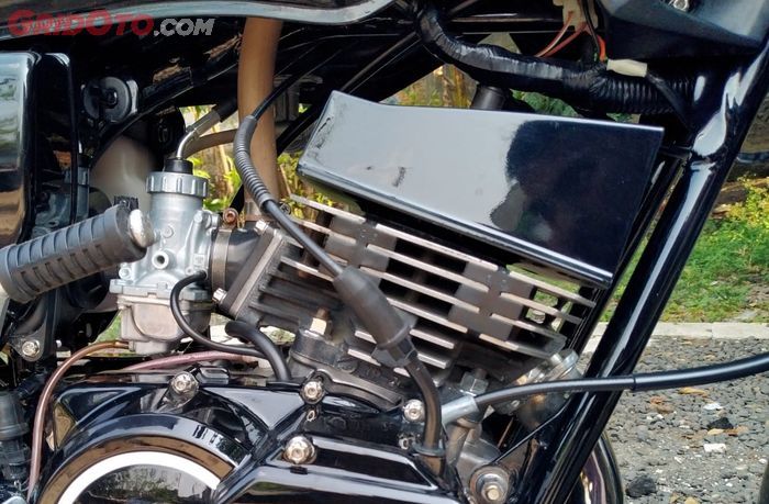 Motor Lawas Tetap Kencang, Jeroan Mesin Yamaha RX-King Glowing Diubah